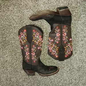 Floral Embroidered Women's Cowboy Boots